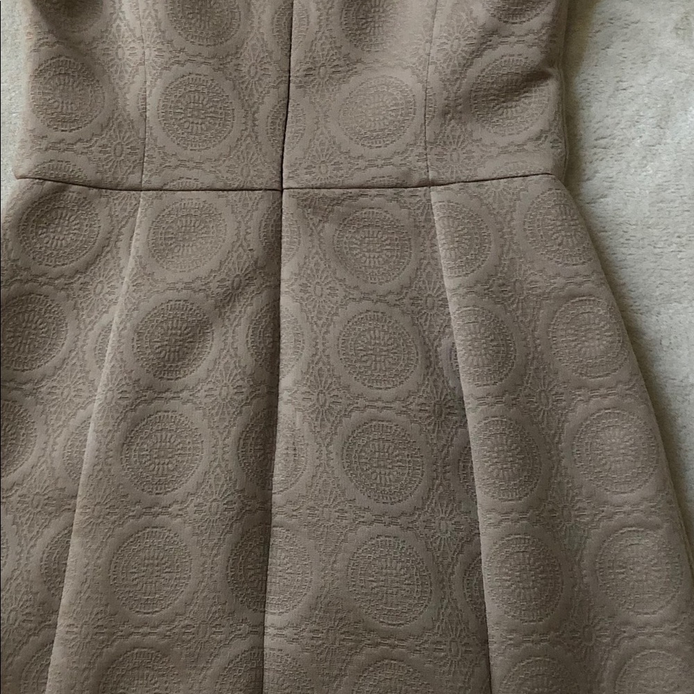 Evan-Picone classy tan dress with pockets, size 6 - Picture 2 of 4